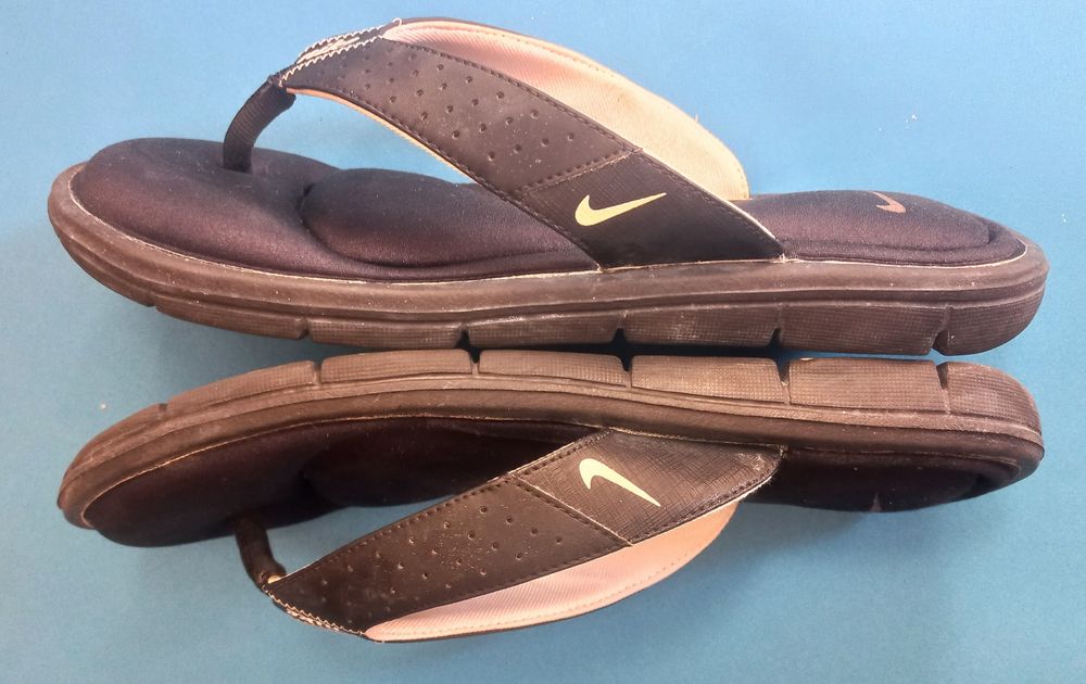 Жіночі сланці Nike розмір 40