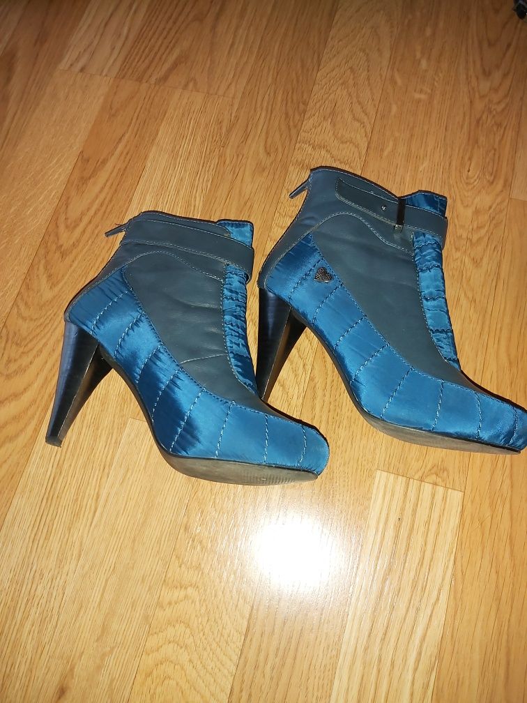 Botins azuis tam 35