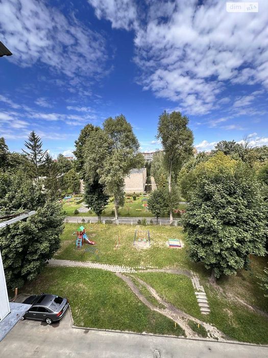 Продаж 3 кімнатної з ао, мікрорайон Сонячний