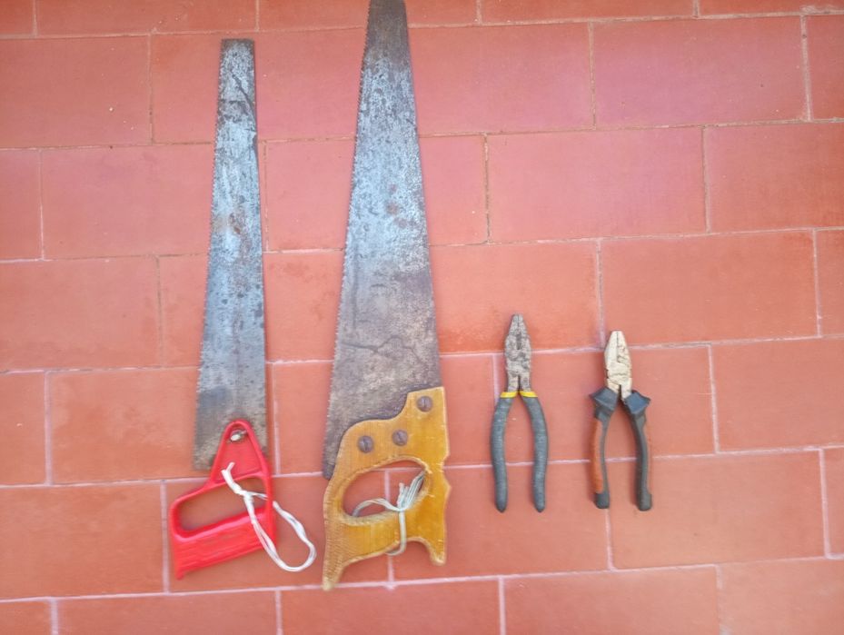 2 universáis Alicates e 2 serrotes