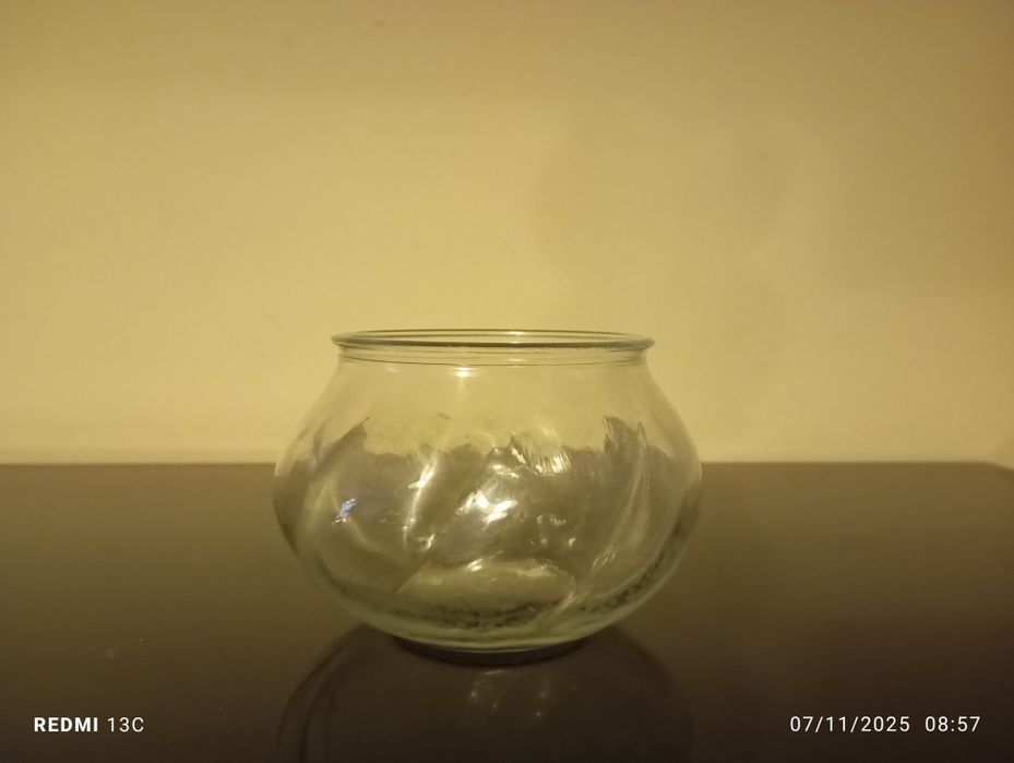 Pequena jarra em vidro