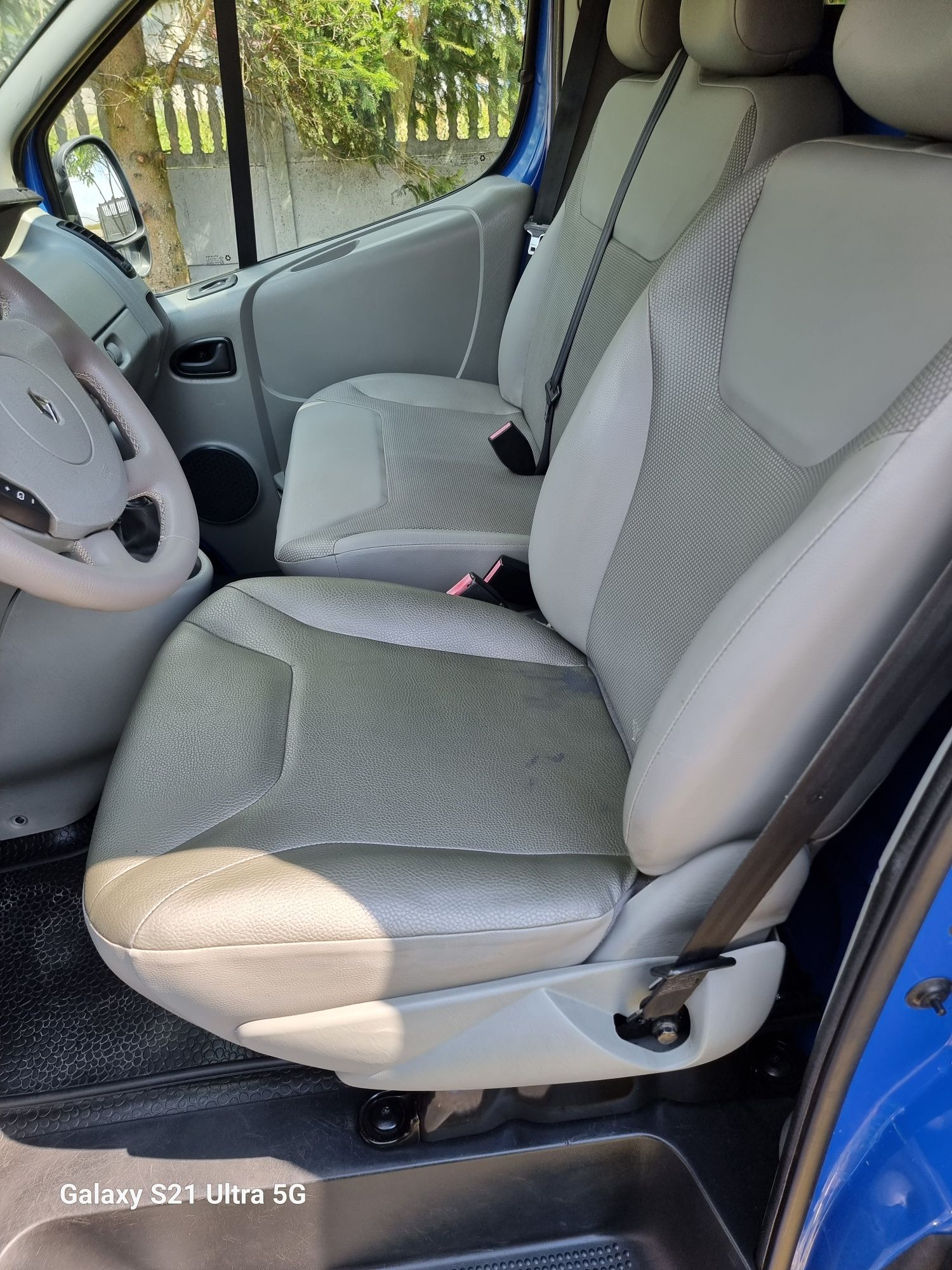 Renault Trafic 2.5dci 2010r od prywatnej osoby,doinwestowany.
