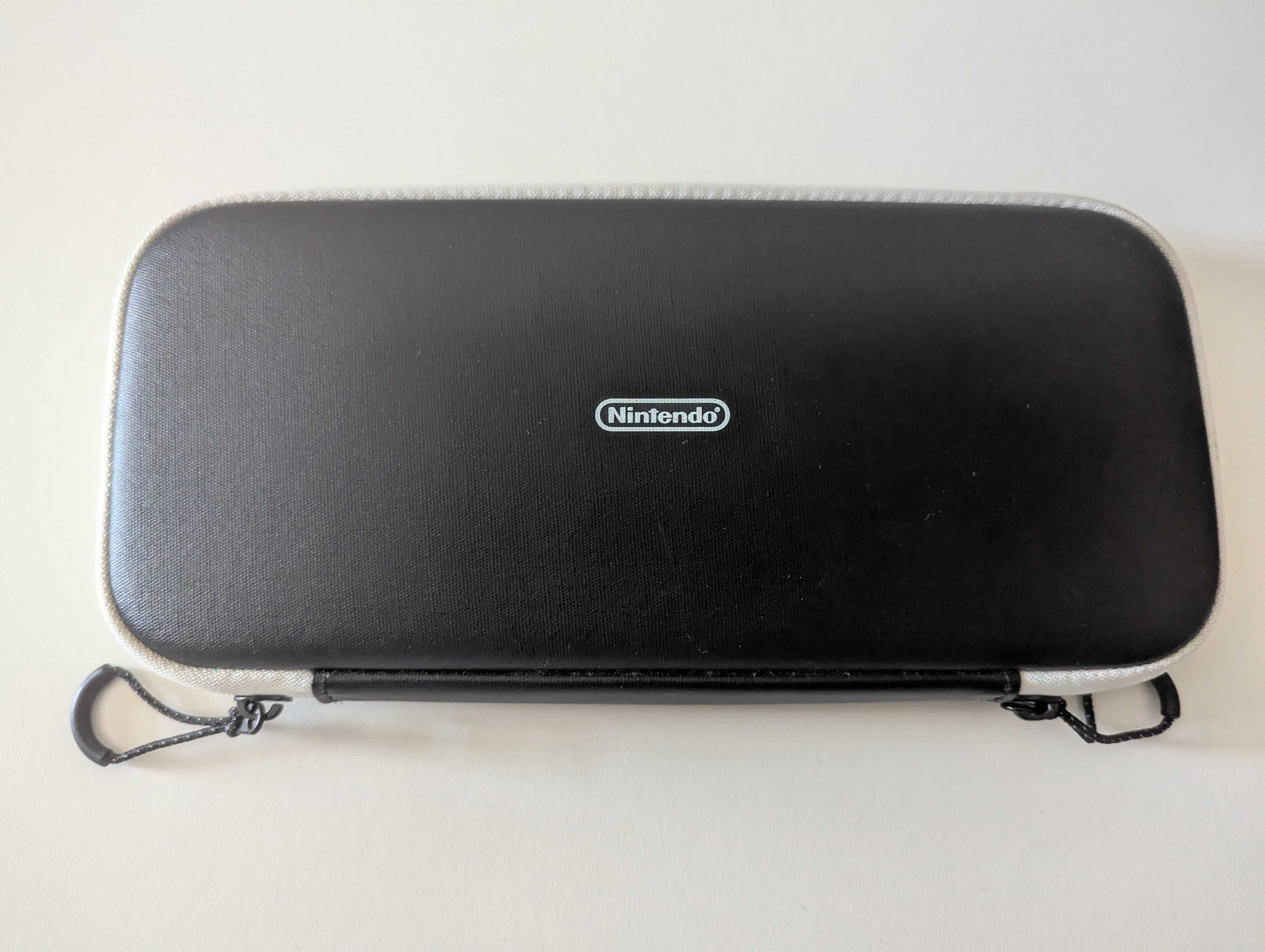 Nintendo Switch OLED com Mario Kart e Switch Sports