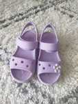 Sandały dziewczece Crocs liliowe C11