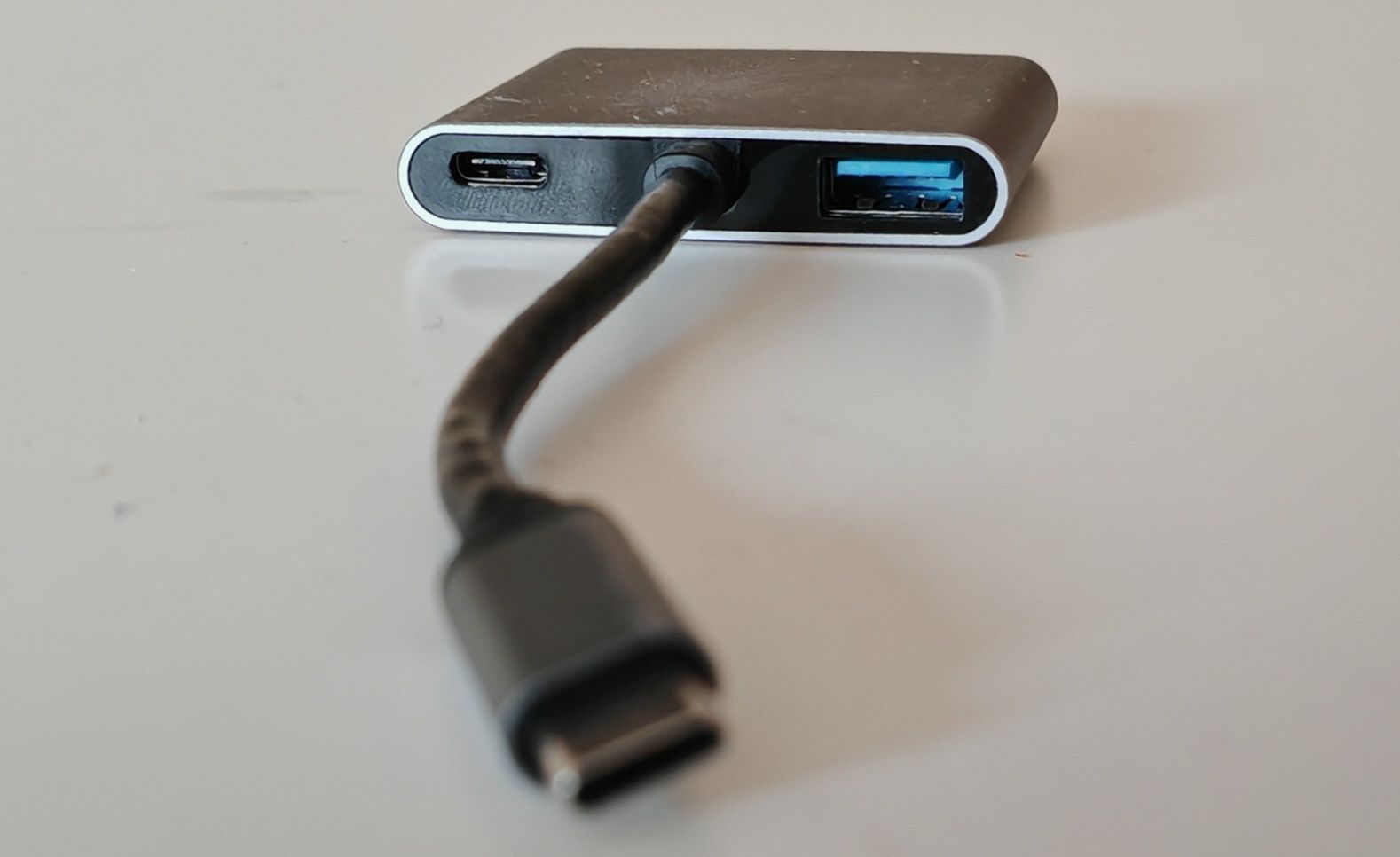 USB - C na 2x HDMI USB OTG, USB - C na zasilaniu.