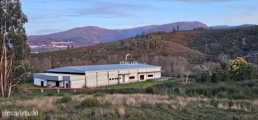 Armazém com + de 1600m2 em Seia