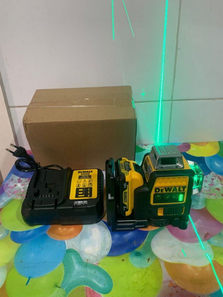 Laser DEWALT 12 linhas verde profissional