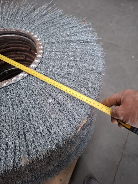 Escovas  vassora bobcat caterpillar