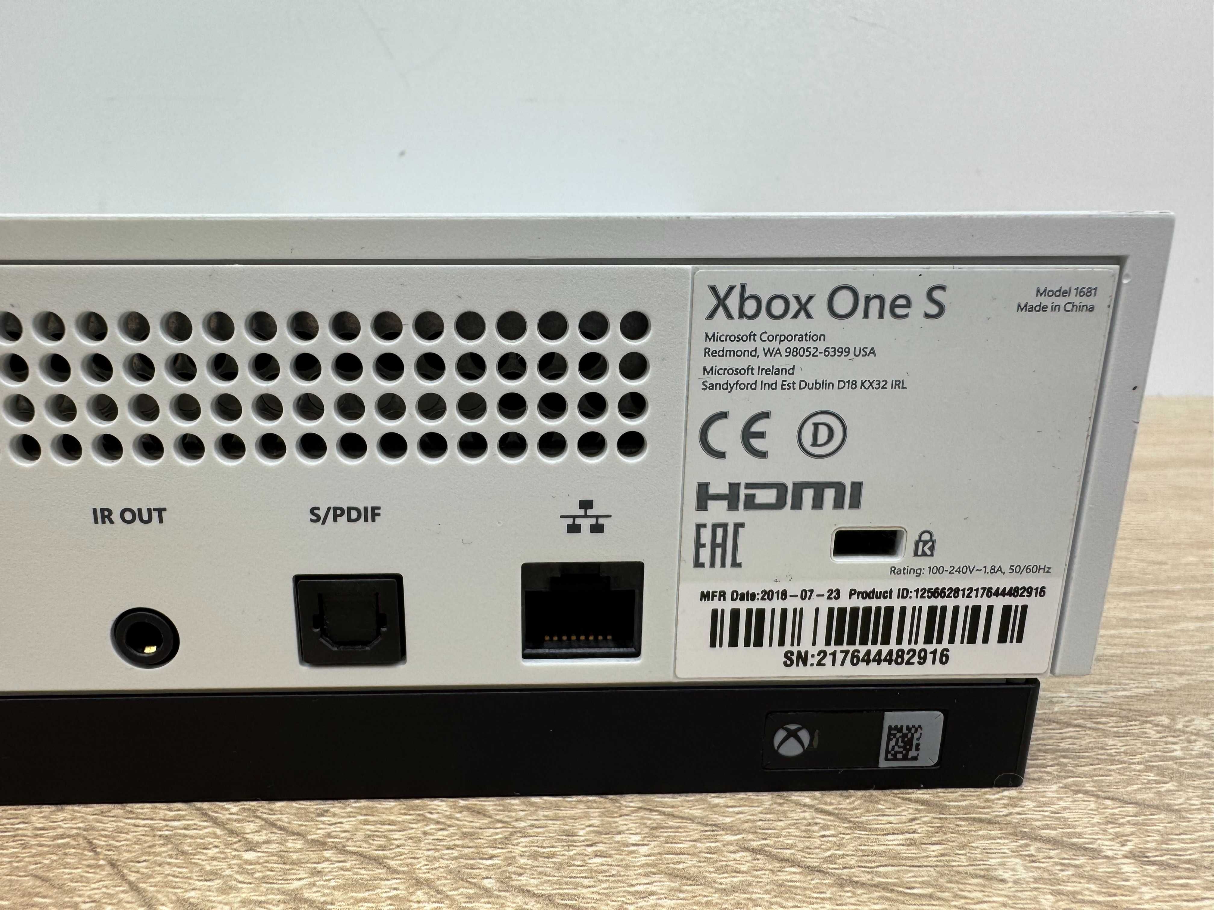 Konsola Xbox One S 1 TB biała z napędem + oryginalny pad, okablowanie