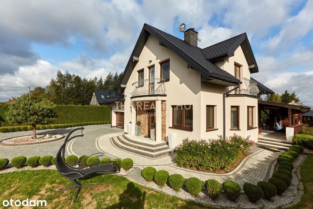 Wolnostojący dom z ogrodem i tarasem