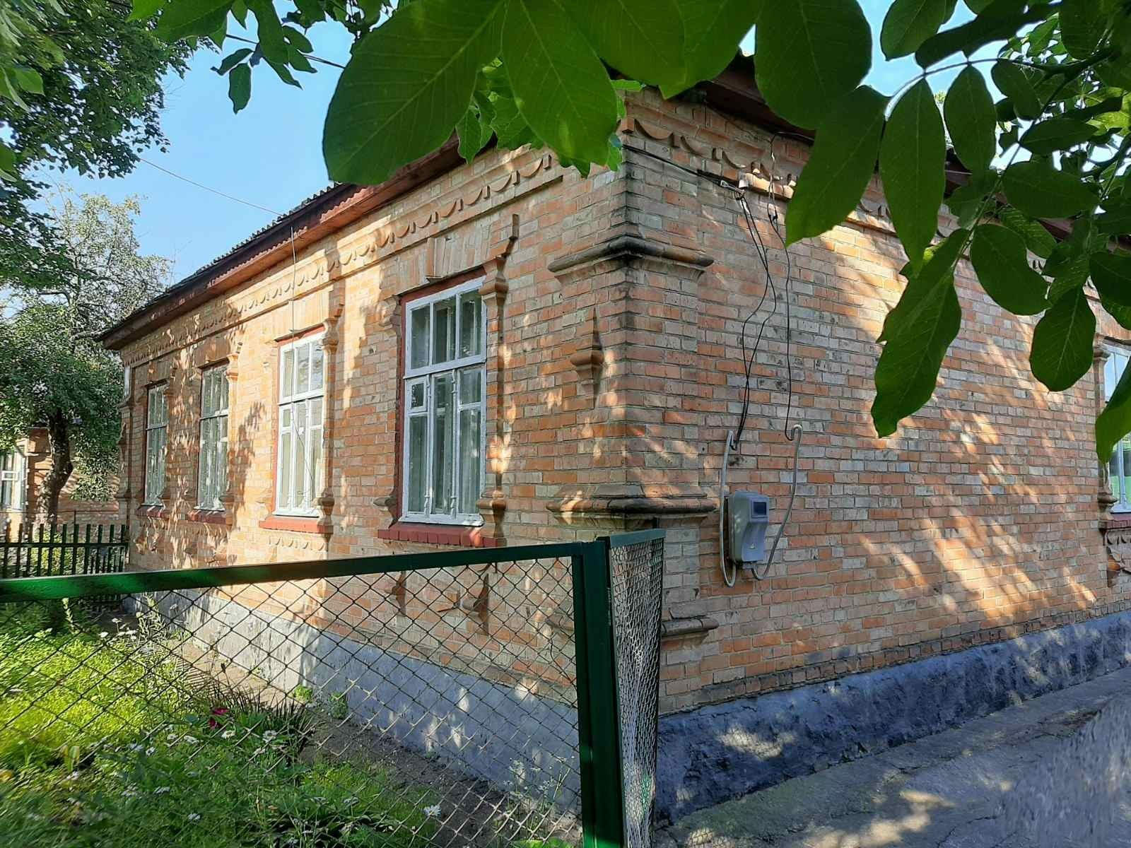 Продам газифікований будинок в місті,вул.Бойківська з приватизованою з