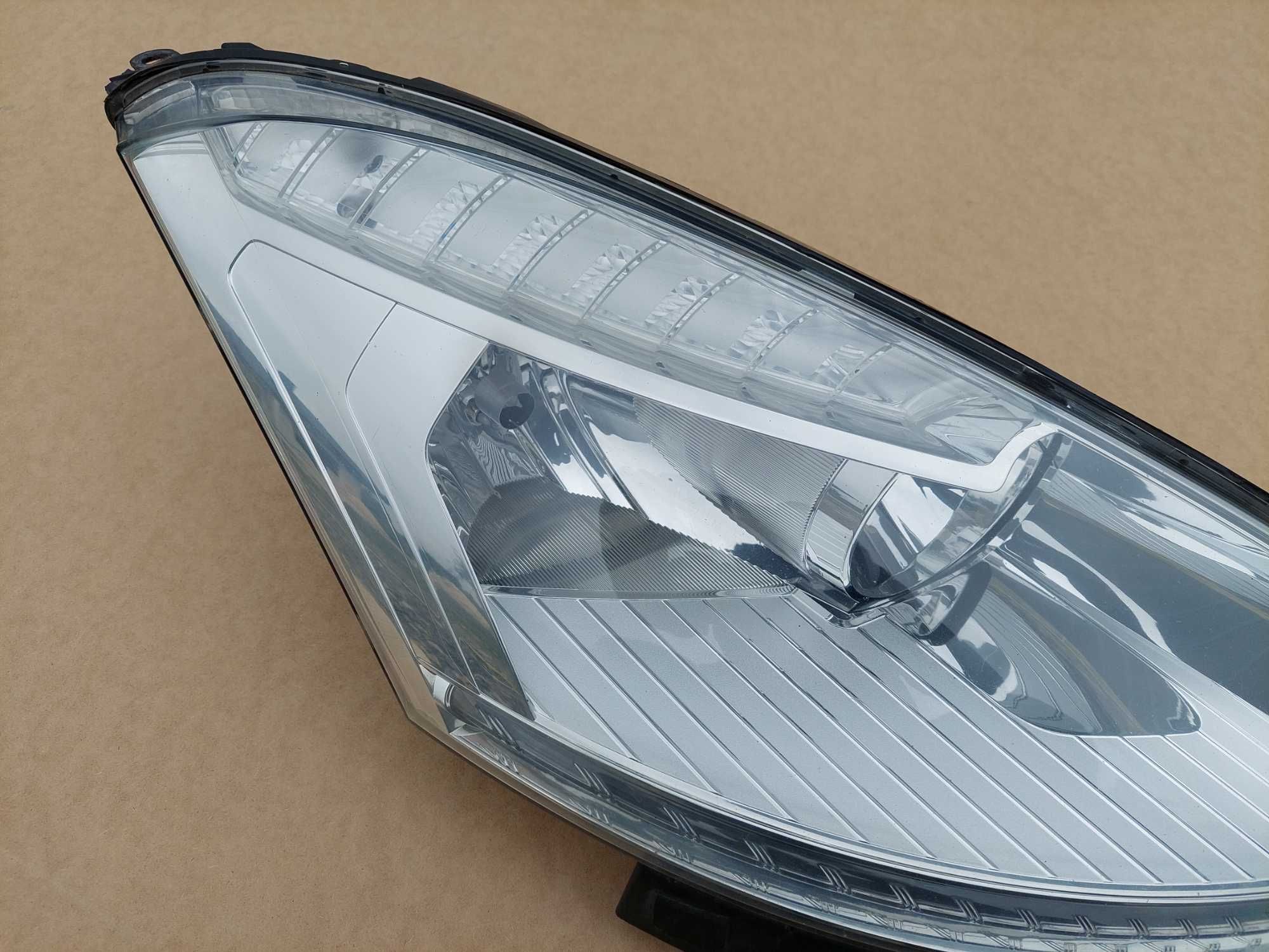 Citroen C4 Picasso LIFT Lampa Prawa Przód Przednia Oryginał Europa