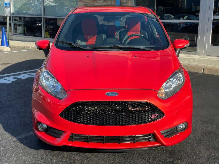 Ford Fiesta ST      2014