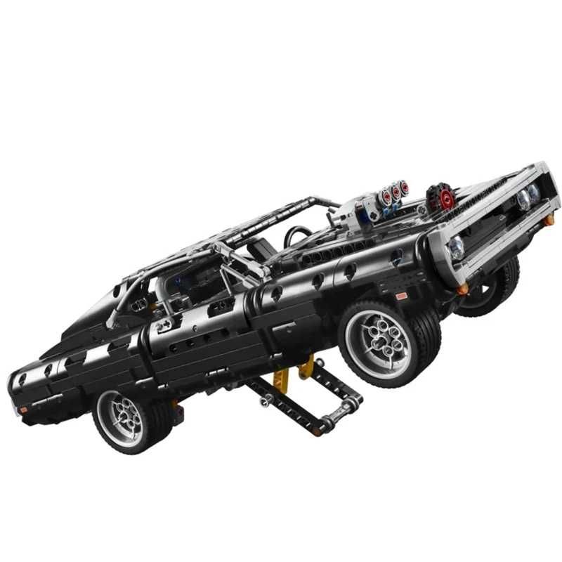 Конструктор Technic Dodge Charger 1077 деталей 42111