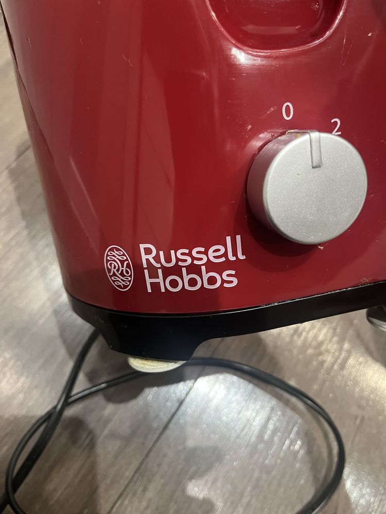 Sokowirówka Russel Hobbs