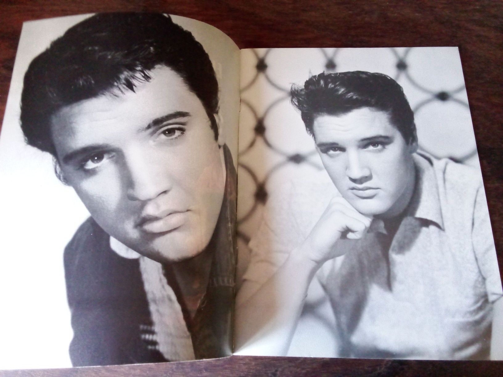 Revista publicitária Elvis Presley