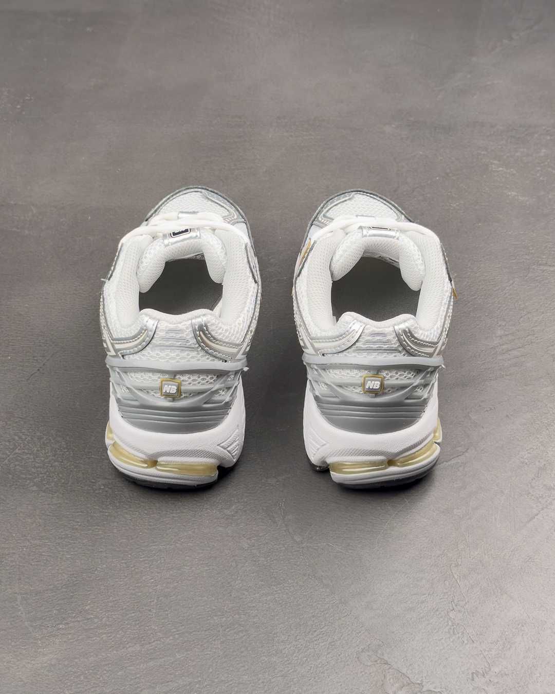 New Balance 1906R WHITE WITH RAIN CLOUD & Silver Metallic 1906RI