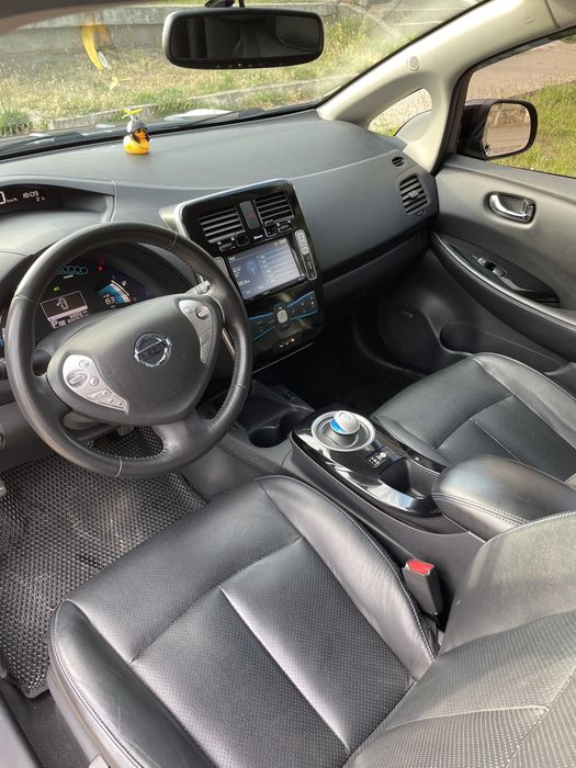 Продам Nissan leaf