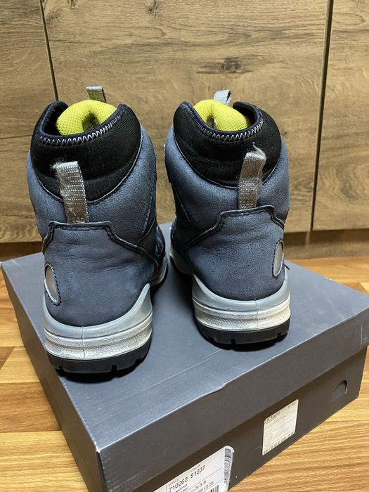 Чоботи на хлопчика  зима розмір 35