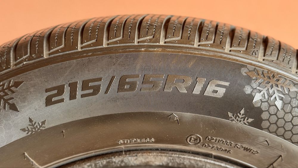 Комплект дисків R 16 5/108 з шинами 215/65/16 Aplus