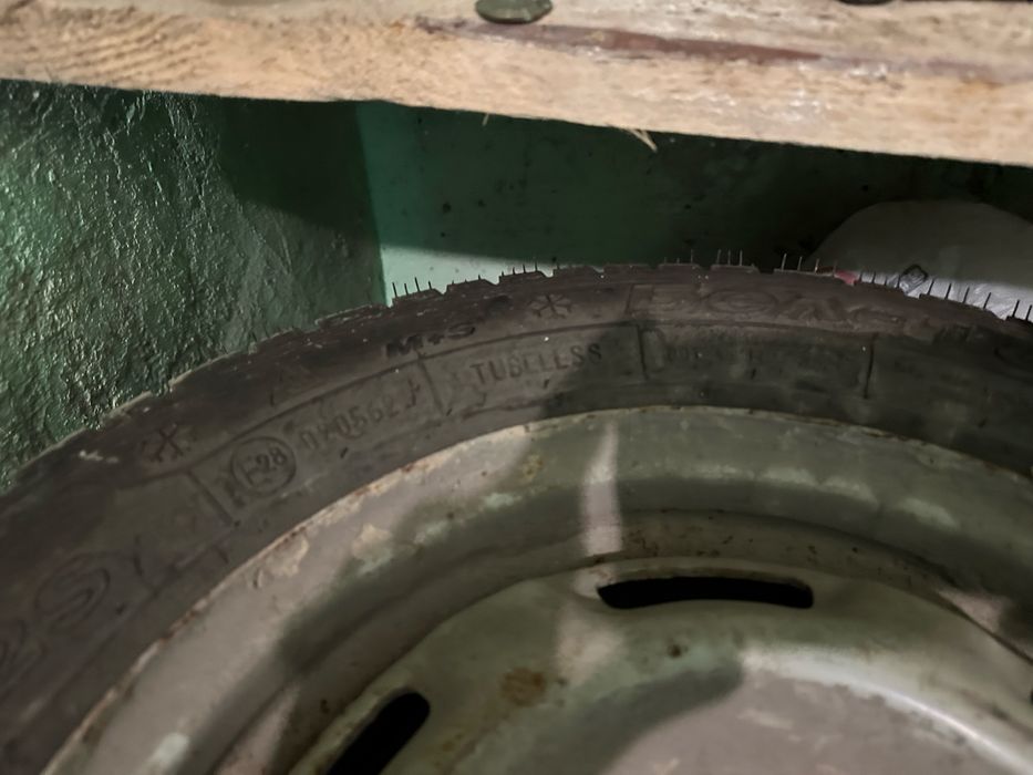 Продам зимові шини 175/70r13
