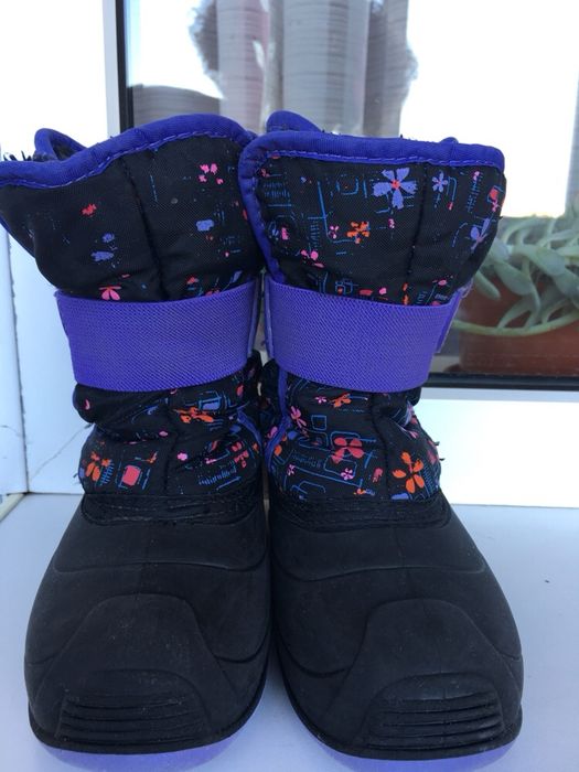 Продам зимові чобітки Kamik