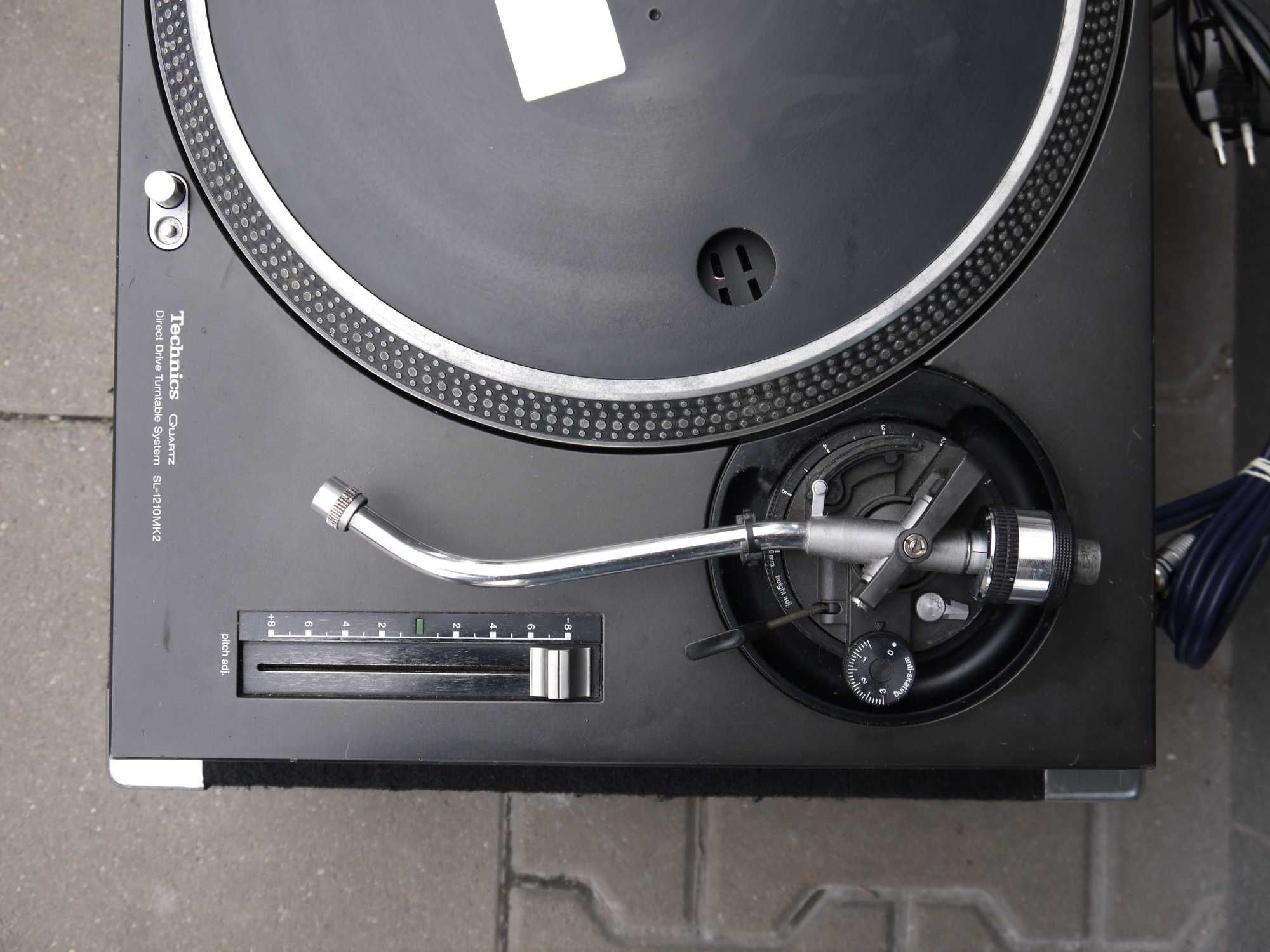 Gramofon Technics SL-1210MK2 + case Reloop black