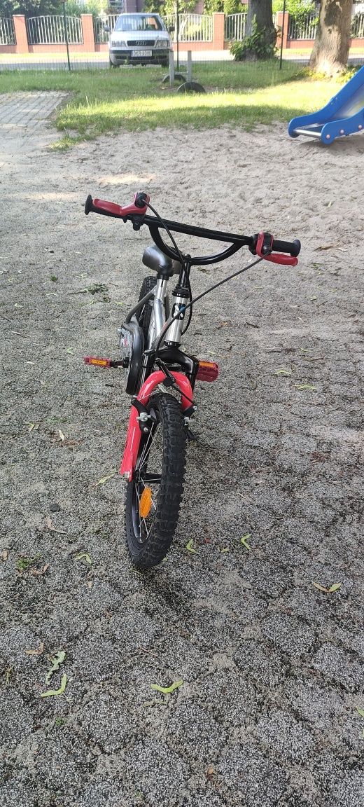 Sprzedam rowerek dziecięcy 16 cali koła b-twin  dla chłopca