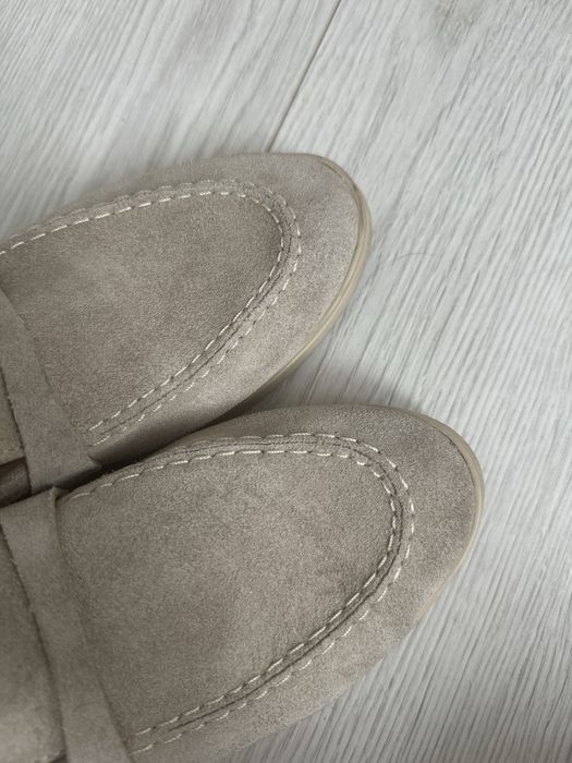 Лоферы, мокасины в стиле бренда