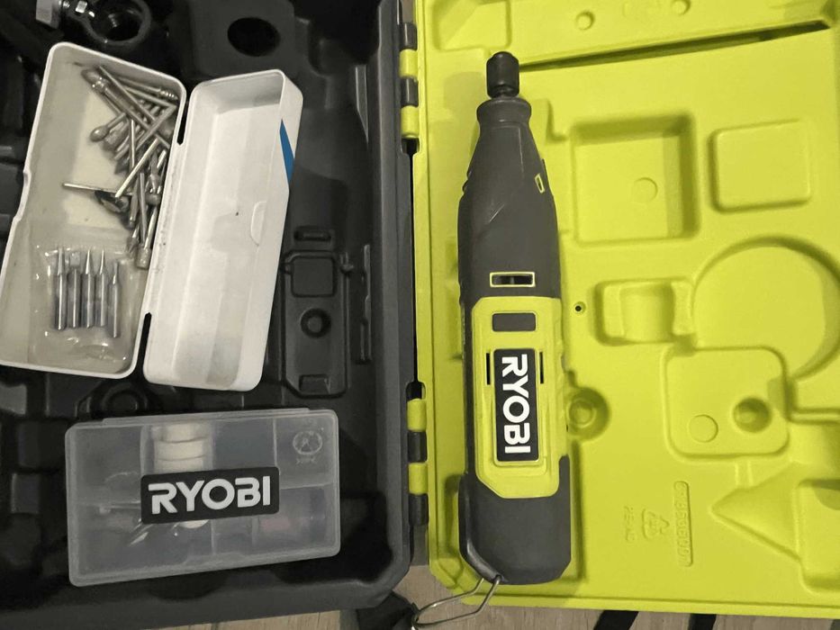 Ferramenta rotativa Ryobi 12V FUNCIONA PERFEITAMENTE.