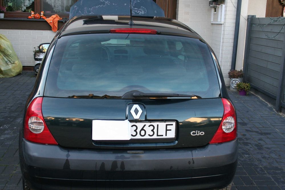 Sprzedam renault clio 2 2004 r 1.2 Doinwestowany