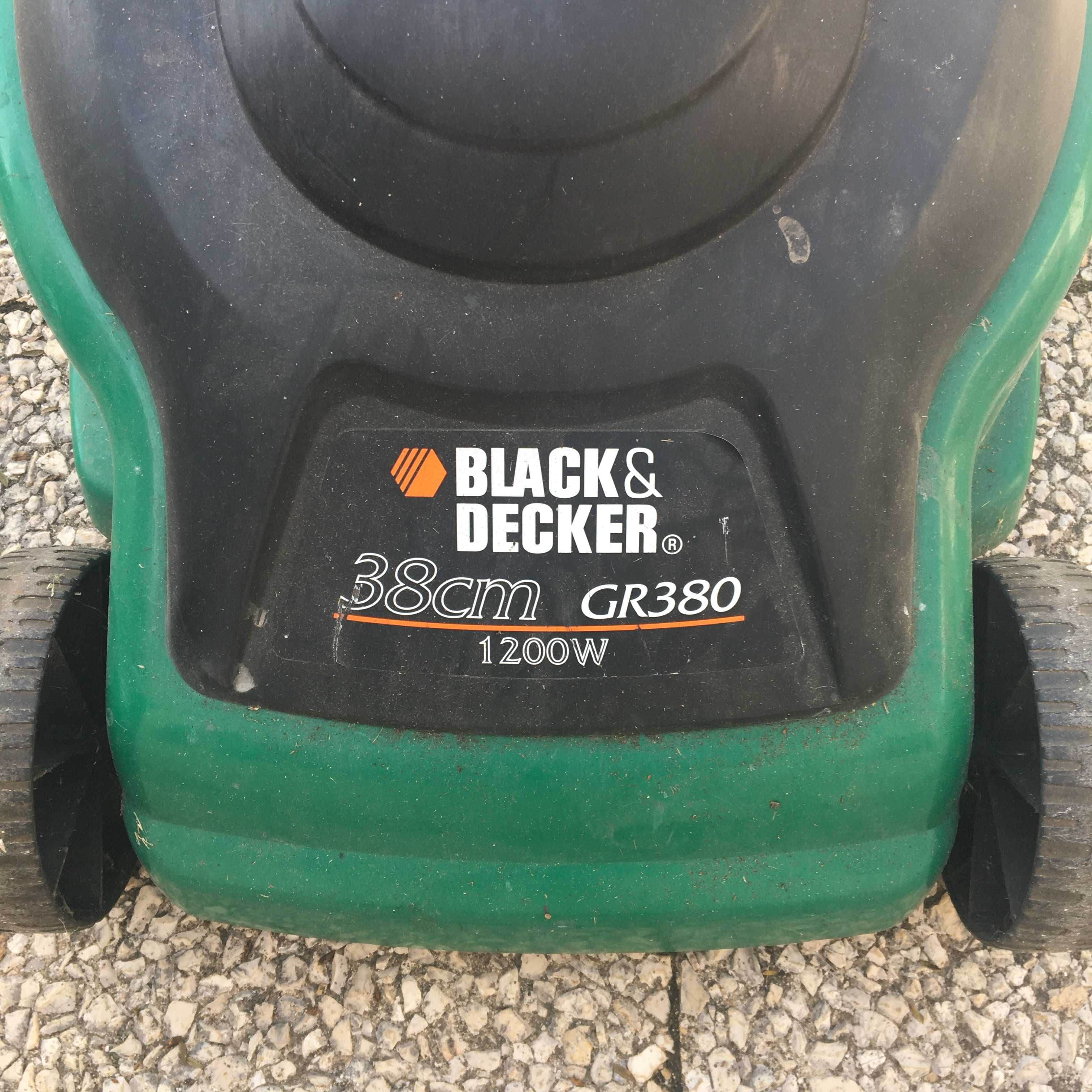 Máquina de cortar relva Black&Decker