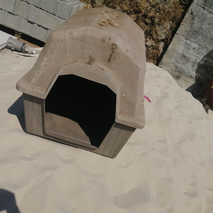 Casota para cão usada
