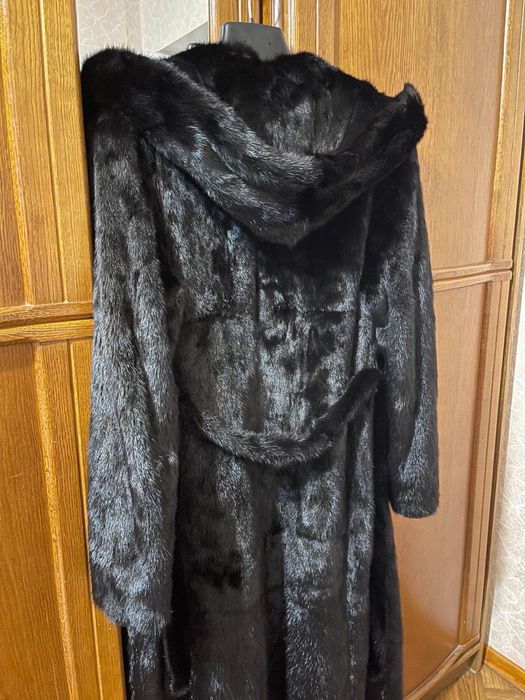 Продам нову шубу , нема куди одягати