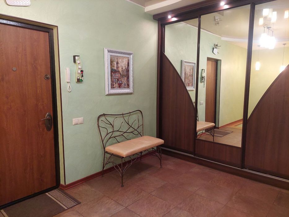 Оренда 2рівневої квартири в самому центрі міста