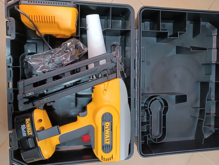 Pistola de pregos DeWalt