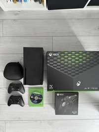 Xbox series X Zestaw 2 pady + gra. Mało uzywane.