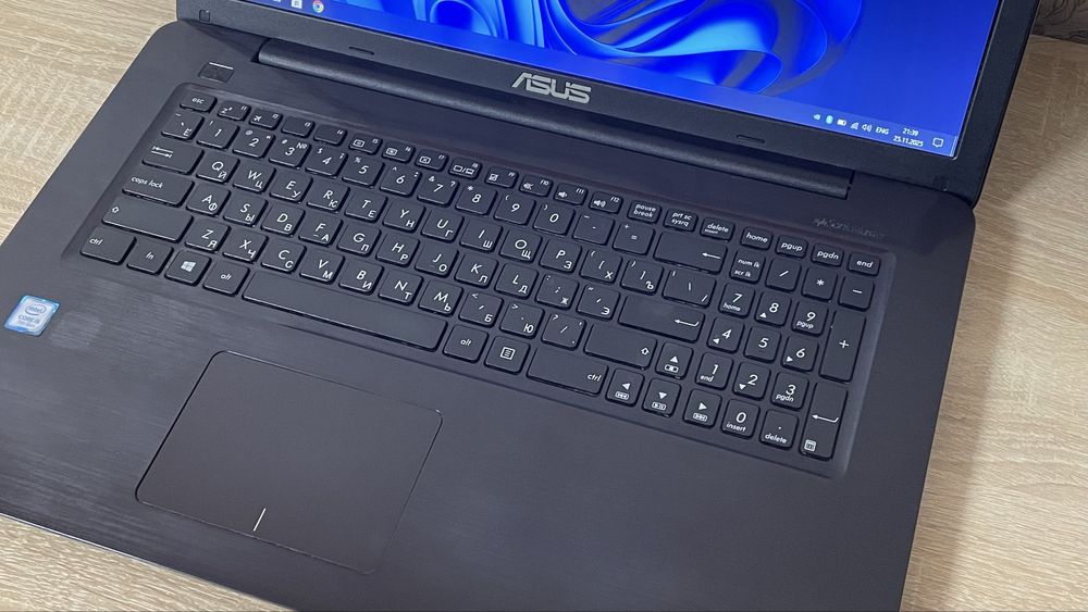 Ноутбук ASUS X756U / 17,3" / Intel Core i5 / Nvidia GeForce 940MX