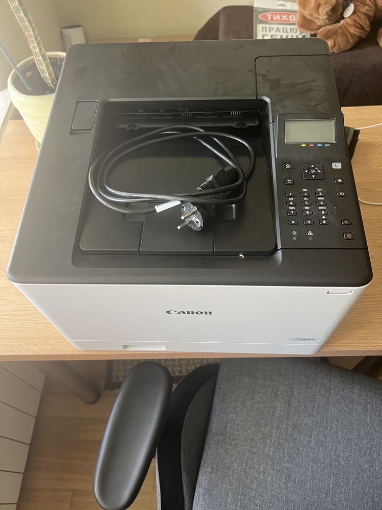 Продам лазарний кольоровий принтер Canon LBP673Cdw