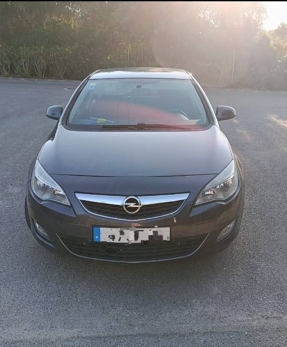 Opel Astra Ano 2010. Gasoleo.  240 000 kms. Bom estado!