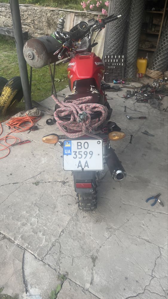 Продаю спарк 200