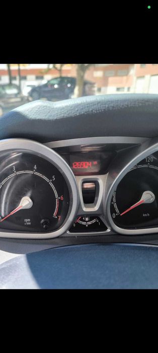 Vendo Ford Fiesta