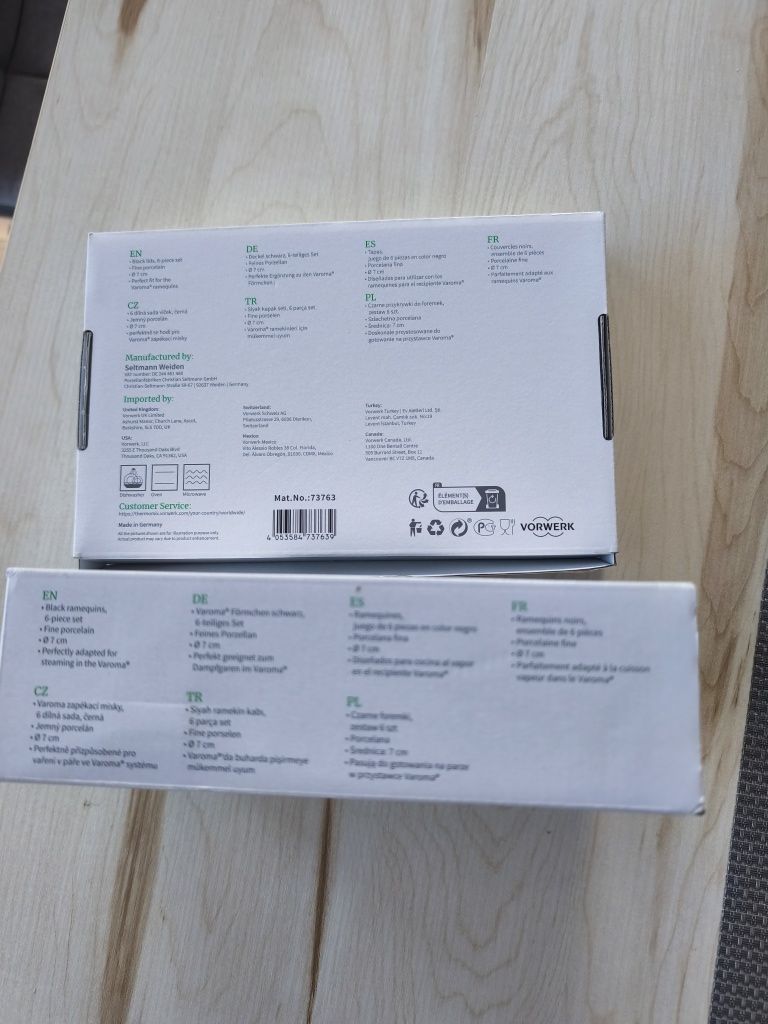 Porcelanowe foremki do varomy z przykrywkami