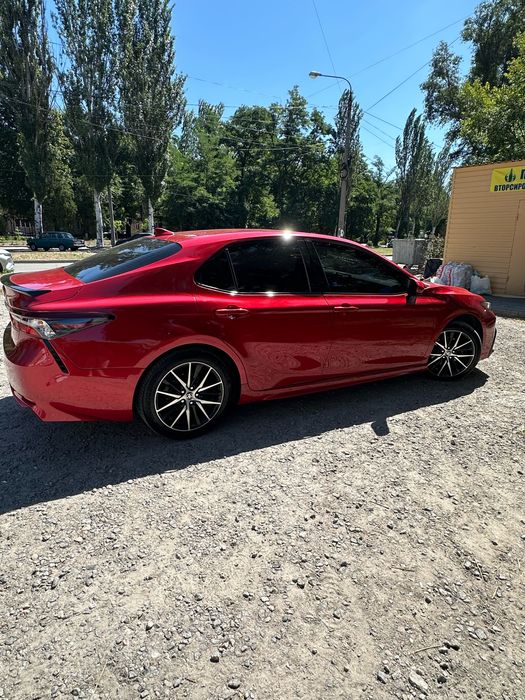 Toyota Camry 75 2021 рік