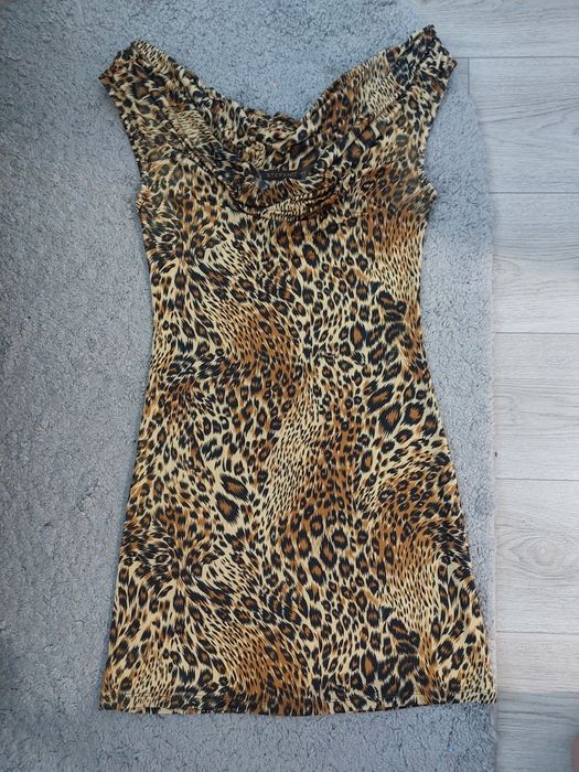 Нарядна зручна сукня М-L