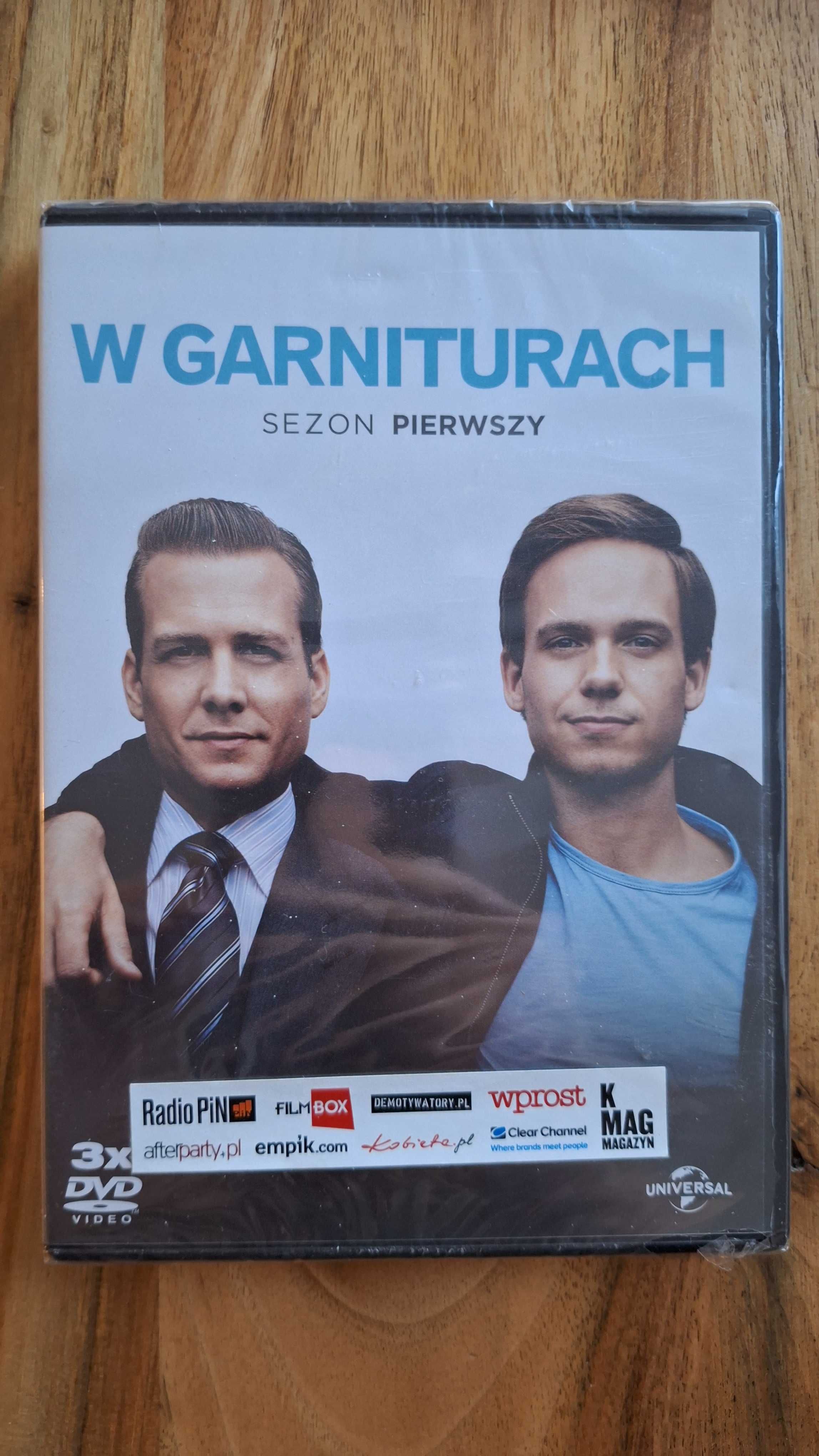 W garniturach - pierwszy sezon serialu - 3xDVD nowe, w folii