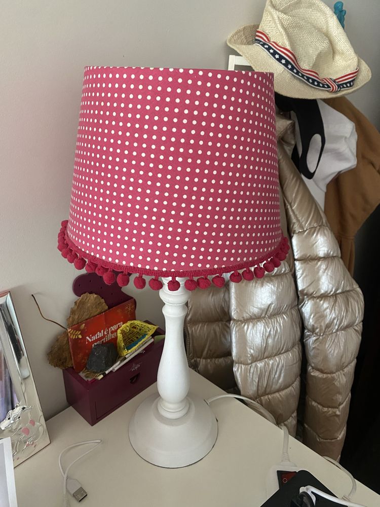 Candeeiro de pé - rosa avermelhado