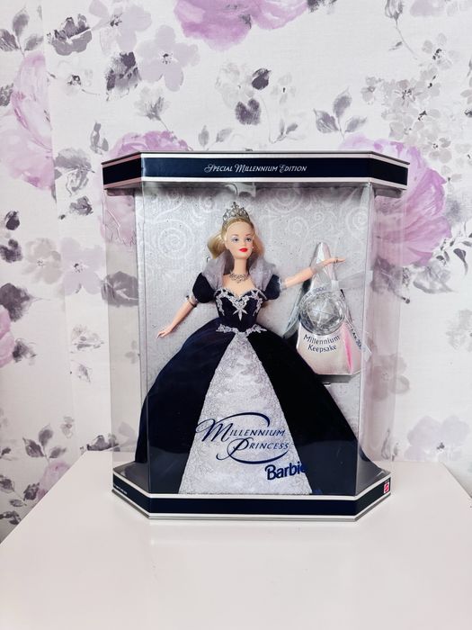 Lalka Barbie Millennium Princess Special Millennium Edition 2000