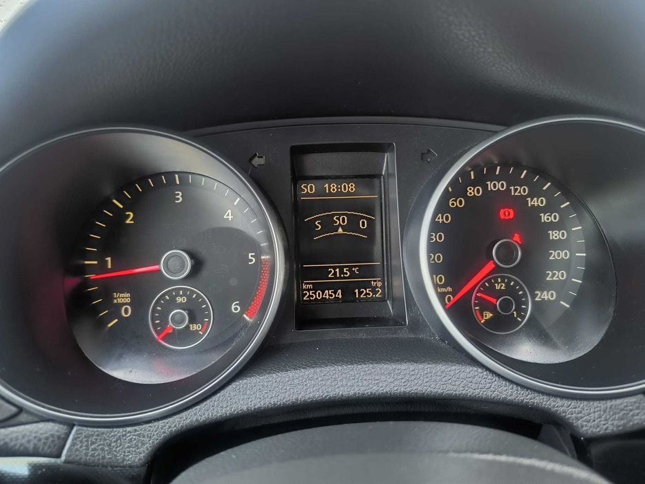 VW Golf Variant 1.6 TDI 105CV