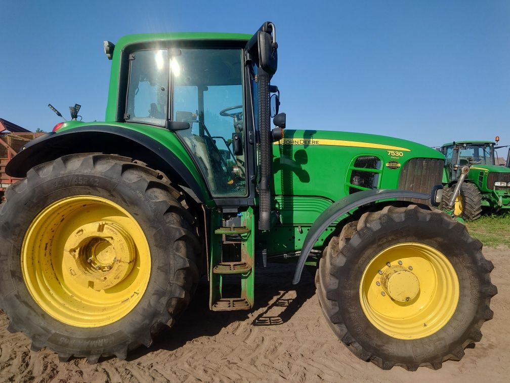 Ciągnik JOHN DEERE 7530 AUTO QUAD przedni TUZ+WOM Pneumatyka